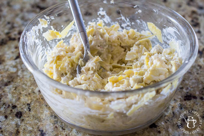 This recipe for artichoke bruschetta is probably our simplest, favorite appetizer! It goes well with pasta dishes and outdoor meals, and is ready in 15 min!