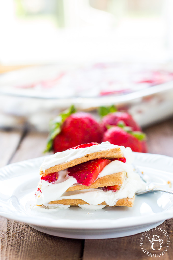 Need to whip up a fresh, yummy summer dessert in a hurry? This strawberry icebox cake is tasty, creamy, pretty, and ready in 20 minutes!