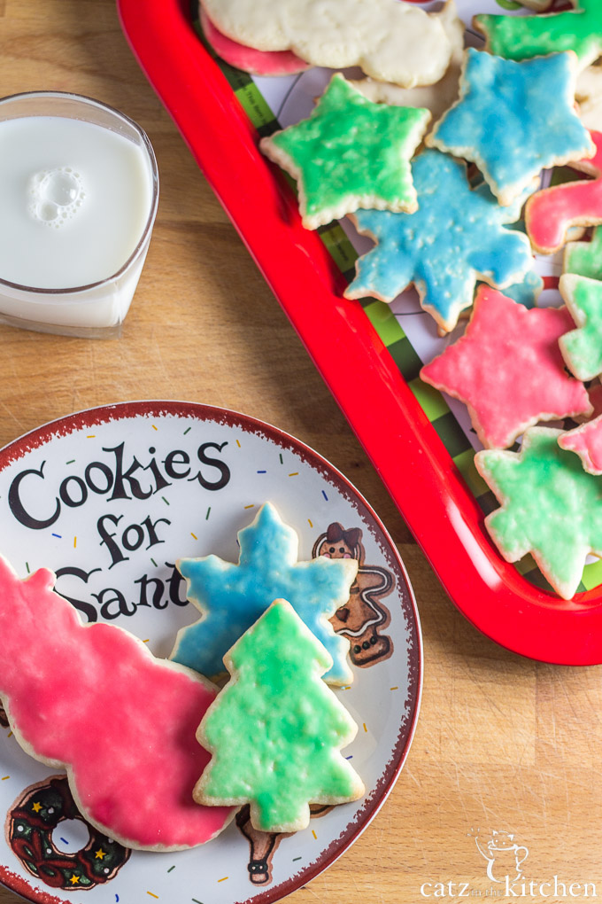 The Best Rolled Sugar Cookies | Catz in the Kitchen | catzinthekitchen.com #Christmas