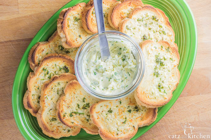 Ever wanted your own garlic butter spread recipe for making garlic bread at home? Well, now's your chance! This one is easy, quick, and keeps in the fridge!