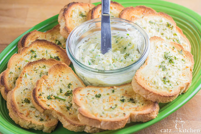 Ever wanted your own garlic butter spread recipe for making garlic bread at home? Well, now's your chance! This one is easy, quick, and keeps in the fridge!