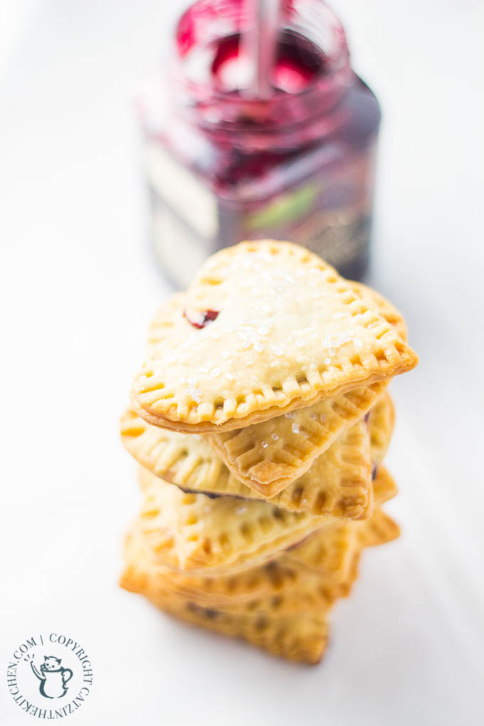 Mini Blackberry Lime Empanadas | Catz in the Kitchen | catzinthekitchen.com | #berries #jam #oregon #desserts #empanadas