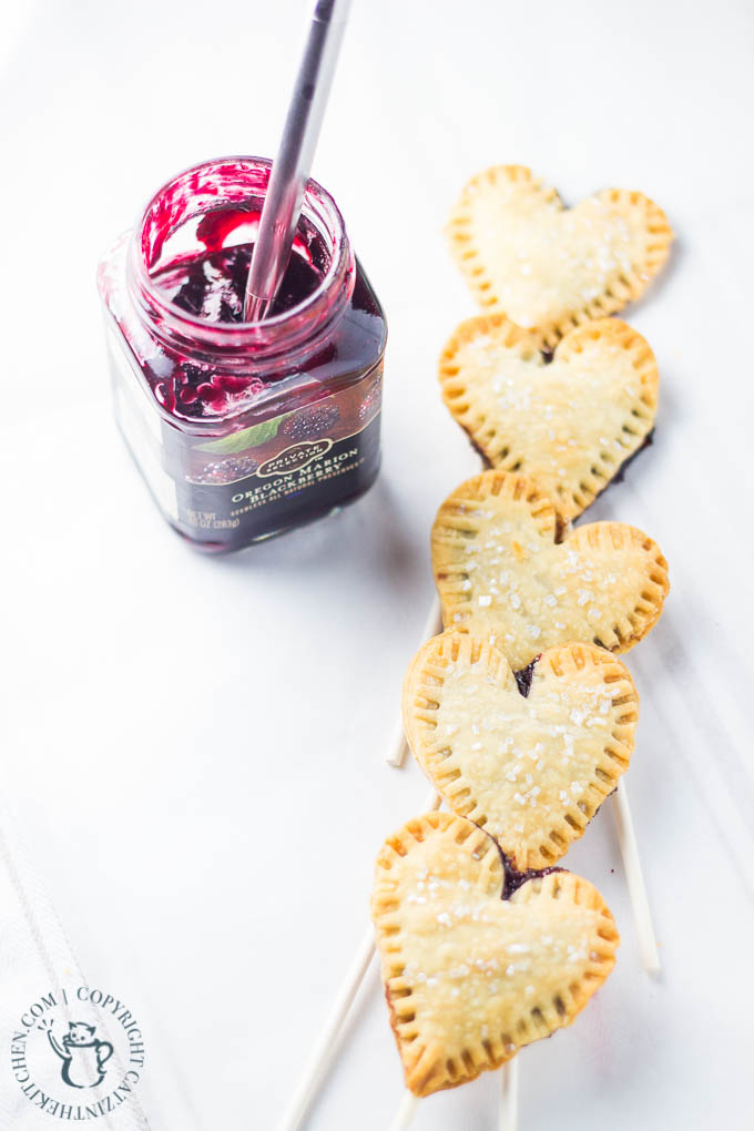 Mini Blackberry Lime Empanadas | Catz in the Kitchen | catzinthekitchen.com | #berries #jam #oregon #desserts #empanadas