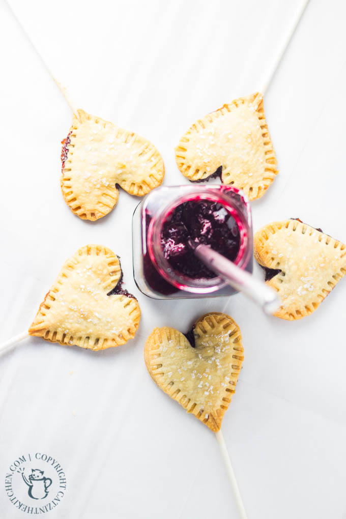 Mini Blackberry Lime Empanadas | Catz in the Kitchen | catzinthekitchen.com | #berries #jam #oregon #desserts #empanadas