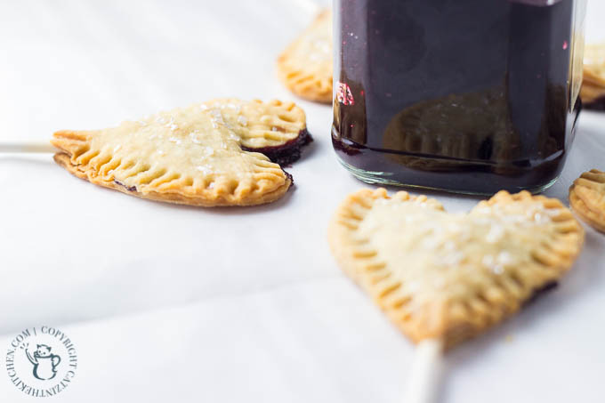 Mini Blackberry Lime Empanadas | Catz in the Kitchen | catzinthekitchen.com | #berries #jam #oregon #desserts #empanadas