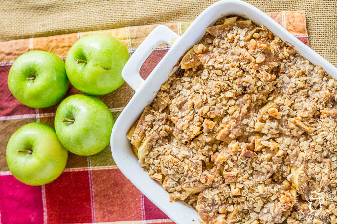 Not a morning person? Make this yummy Overnight Apple French Toast Crisp the night before, & then effortlessly savor the goodness of fall food the next AM!