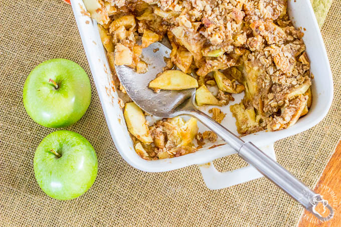 Not a morning person? Make this yummy Overnight Apple French Toast Crisp the night before, & then effortlessly savor the goodness of fall food the next AM!