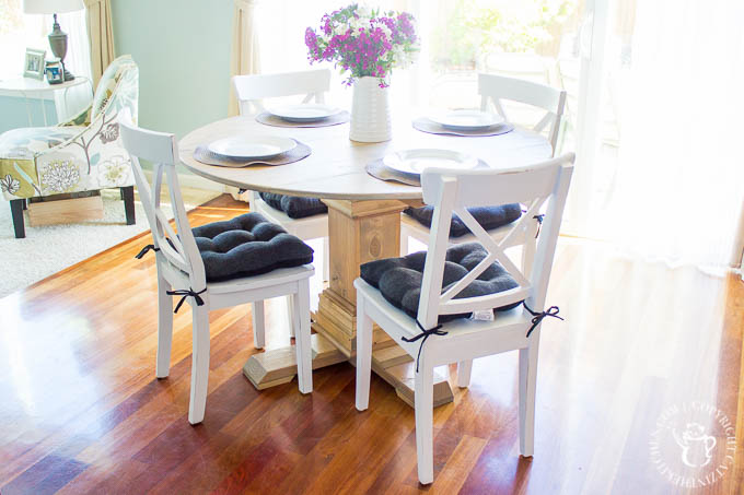 A simple project that looks simultaneously rustic & refined upon completion, this DIY Farmhouse Round Table is the perfect way to open up your dining space!
