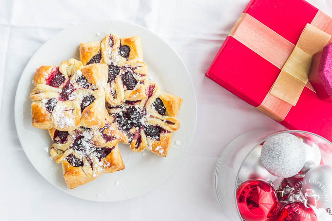 Delightful Oregon marionberries, flaky puff pastry, indulgent cream cheese filling, & so simple! You can & MUST make yourself an easy marionberry Danish!