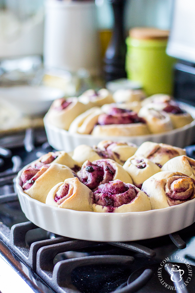 Because it's Mother's Day (or any day!), treat mom to breakfast in bed with these easy, tasty homemade wild blueberry lemon sweet rolls! #SayItWithHomemade #BonneMaman