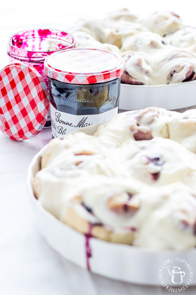 Because it's Mother's Day (or any day!), treat mom to breakfast in bed with these easy, tasty homemade wild blueberry lemon sweet rolls! #SayItWithHomemade #BonneMaman