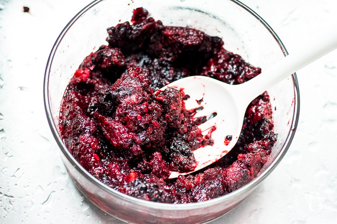 Looking for a delectable way to close out summer? We recommend indulging in delicious Oregon berries and whipping up some blackberry lemonade ice cream!