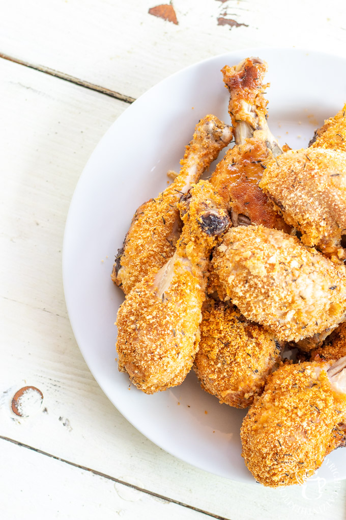 Got drumsticks in the freezer? Rather with dealing with hot oil and the mess it makes, try this easy, healthier oven baked "fried" chicken!